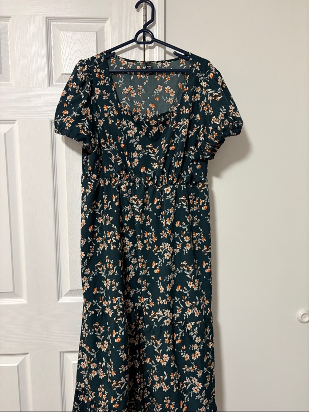 SHEIN Dark Green Floral Maxi Dress with Puff Sleeves